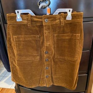 Free assembly front pocket skirt